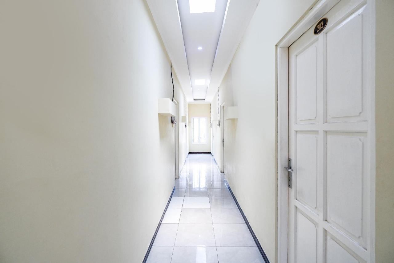 Oyo 1835 Kostel Wood Hotel Semarang Exterior photo