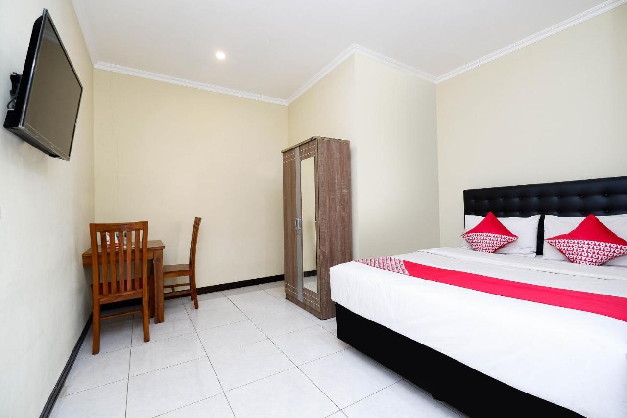 Oyo 1835 Kostel Wood Hotel Semarang Exterior photo
