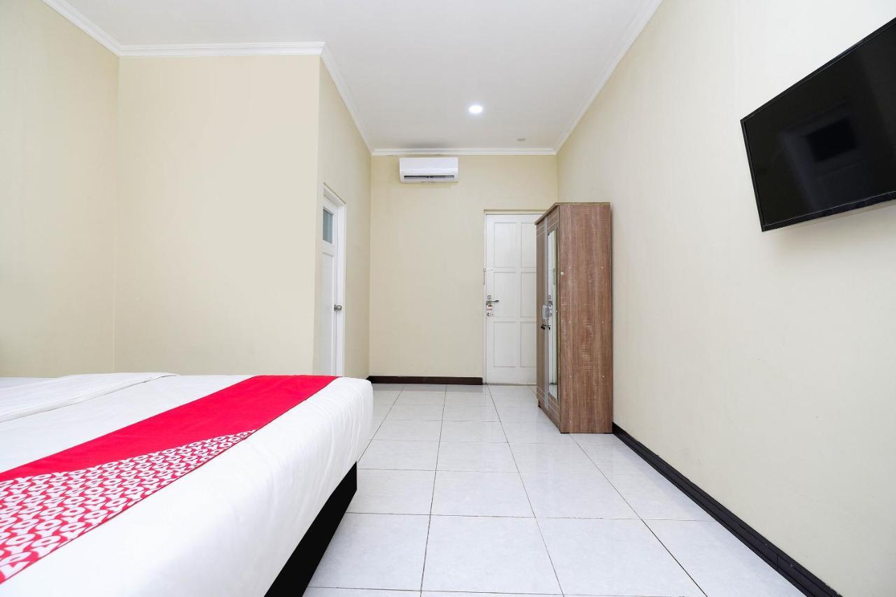 Oyo 1835 Kostel Wood Hotel Semarang Exterior photo